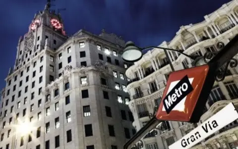 Telefónica concreta la venta de su emblemático edificio en Gran Vía por 232 millones de dólares