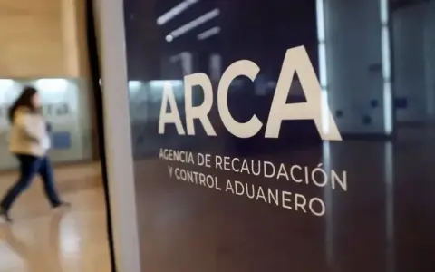 Extensión del plazo para acreditar solvencia de operadores aduaneros por ARCA